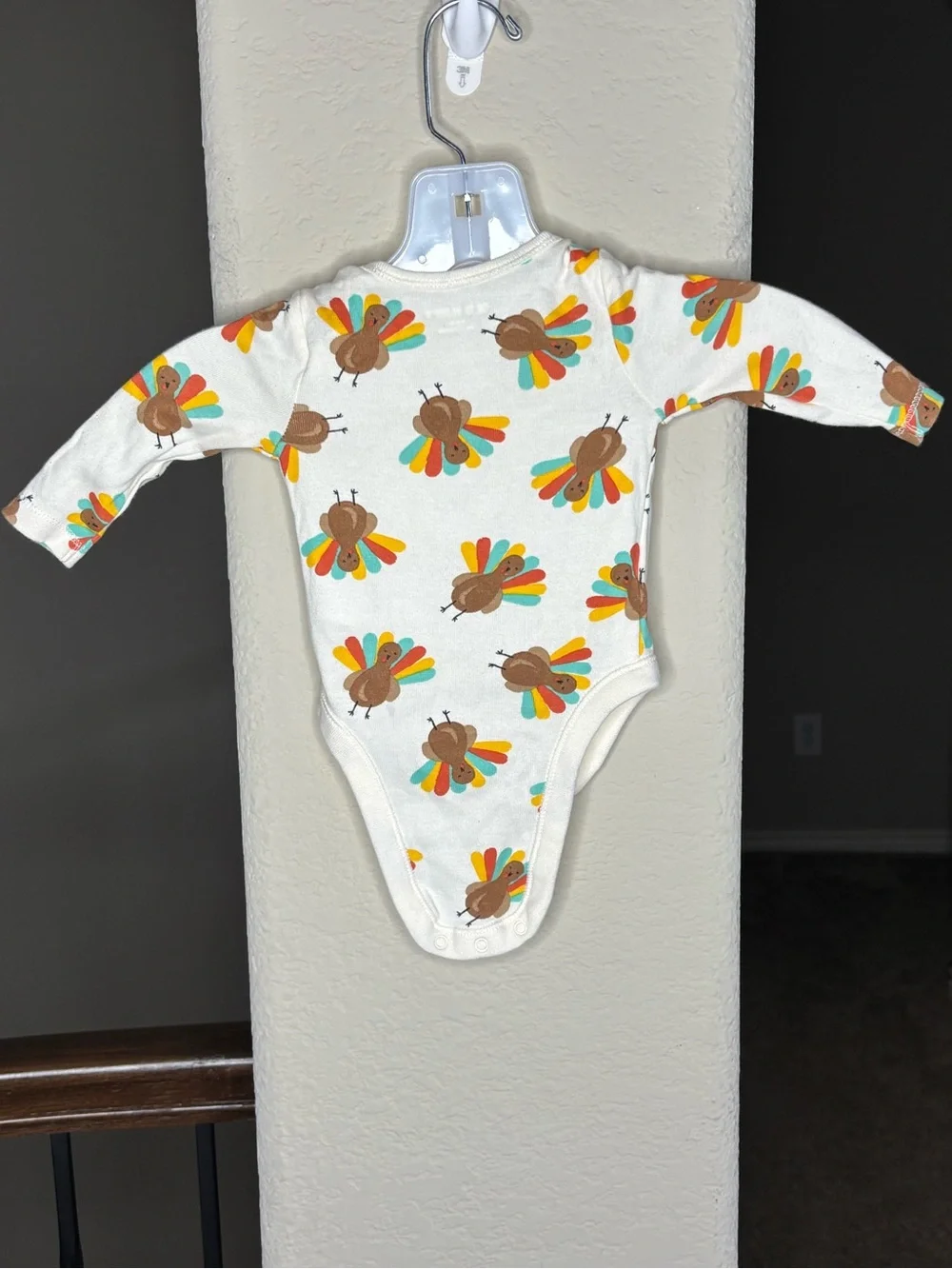 Old Navy Cream Long-Sleeve Baby One-Piece with Colorful Turkey Motif Size 0-3M